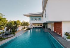 Kolam Renang 3 La Vie Hotel Juru