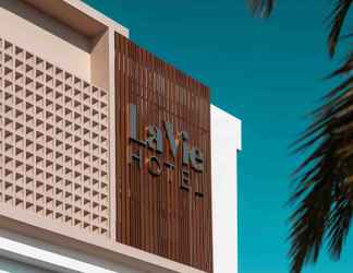 Luar Bangunan 2 La Vie Hotel Juru