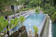 Swimming Pool By The River Cottage