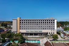 Exterior Hotel Santika Blitar