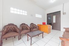 로비 RedDoorz Syariah near Alun Alun Palimanan