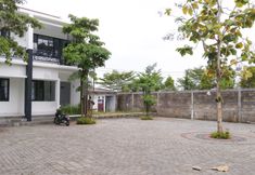 Exterior 6 Khayrizsan Premium Mitra RedDoorz