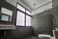 In-room Bathroom Lana Inn Phu Quoc