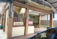 Lobby 5 OYO 90915 Ilham Villa