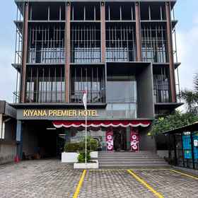 Exterior / Building1Kiyana Premiere Hotel Batang,Monumen Djoeang 45飯店
