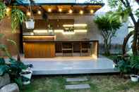 Common Space Eco House Villa