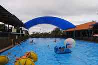 Swimming Pool Srinadi Waterpark Villa