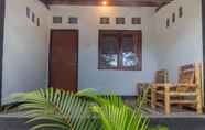 Bên ngoài 6 RR Homestay Kuta Lombok