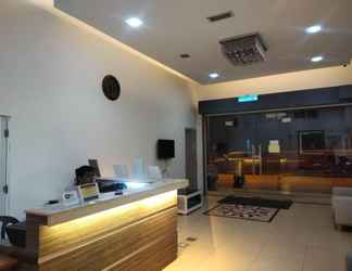 Lobi 2 Alia Express Twelve Hotel