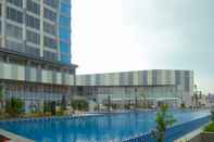 สระว่ายน้ำ HARRIS Hotel & Convention Cibinong City Bogor