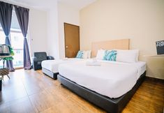 Bedroom 6 Swing & Pillows @ KL Sri Petaling