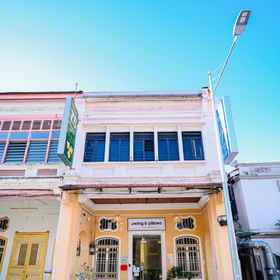 Exterior / Building 1 Swing & Pillows @ 75 Chulia St, Georgetown Penang, LaBelle Skin Solution Hotels