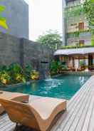 SWIMMING_POOL 