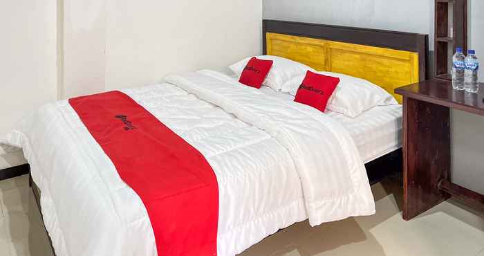 Kamar Tidur RedDoorz @ Rose House Simpang Pemda Medan Selayang