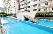 Kolam Renang 2 Koi Kinrara Suite Apartment