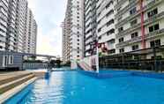 Swimming Pool 5 Koi Kinrara Suite Apartment