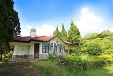 Bangunan Villa ChavaMinerva Hanni Ciater with Private Pool