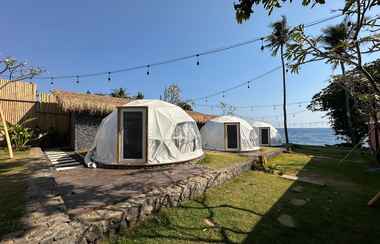 Exterior 2 Glamping @ Pebbles & Fins