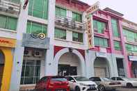 Bangunan Hotel D'New 1