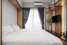 Bedroom RedLiving Apartemen Sky House BSD - Lovely Space Tower Leonie