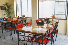 Bar, Cafe and Lounge Mai Place Homestay