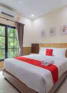 BEDROOM RedDoorz Plus @ La Asiana Guest house