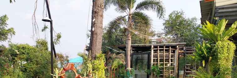 Lobi Review Resort