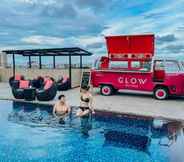 สระว่ายน้ำ 7 GLOW Pattaya