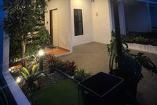 外観 West Castle Padalarang