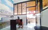 Lobby 4 RedDoorz Syariah Near Stasiun Purwokerto