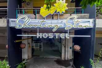 Exterior 4 Shooting Star Hostel Kuta Mitra RedDoorz