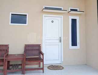 Exterior 2 RedDoorz @ Pantai Sayangheulang