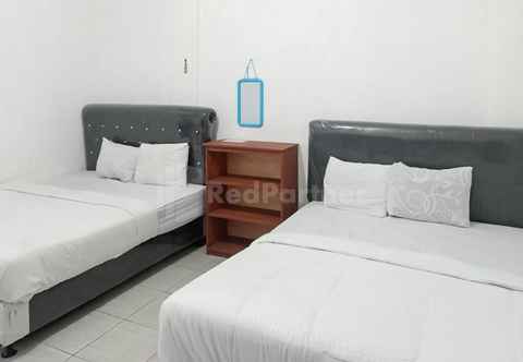 Bedroom RedDoorz @ Pantai Sayangheulang