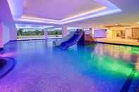 Swimming Pool The Sentra Hotel Manado