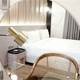 Bedroom 1 Spot 43 Cafe and Hotel, Hotel BNI Syariah KCP Suropati Core