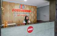 Lobi 5 Capital O 93349 Hotel Gondangdia