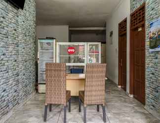 Lobi 2 OYO 93342 Yasmine Guesthouse Syariah