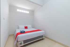 RedDoorz near Kiara Artha Park, THB 664.98