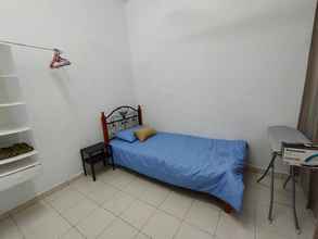 Kamar Tidur 4 Tasneem Muslim Homestay