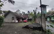 Exterior 2 OYO 93395 Pondok Wisata Sekar Kemuning