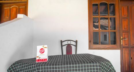 Sảnh chờ 2 Hotel O Kanditha Homestay Near Lombok Exotic Sentral Oleh-oleh