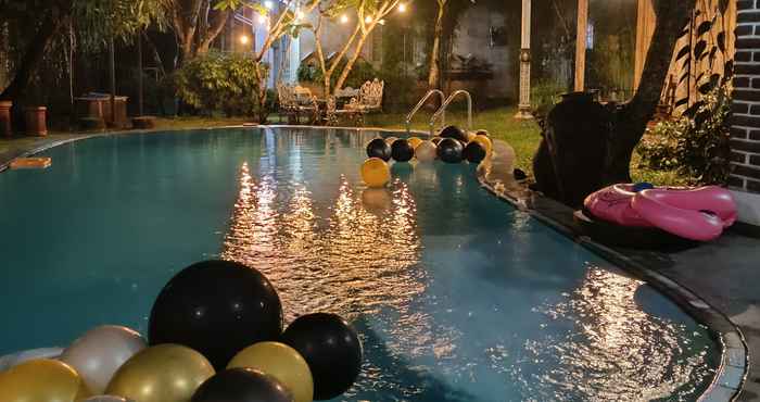 Swimming Pool Java Rustic Villa