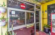 Lobby 2 OYO 93286 Yellow House Syariah