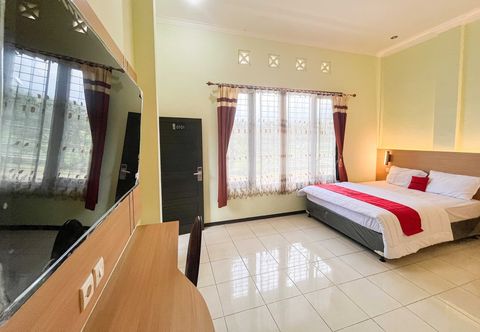 침실 Reddoorz Near BNS 2