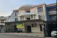 Bangunan OYO 93319 MUMU HOMESTAY