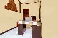 Lobby OYO 93224 Fj Guest House