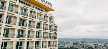 Bangunan 2 SotoGrande Hotel Katipunan