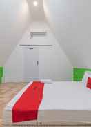 BEDROOM RedDoorz Syariah Plus Near Sukabumi Station