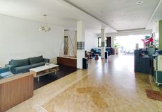 Sảnh chờ 6 Urbanview near Pasir Angin Hotel