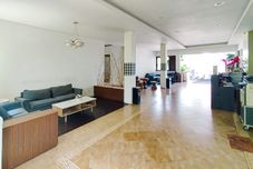 Sảnh chờ Urbanview near Pasir Angin Hotel